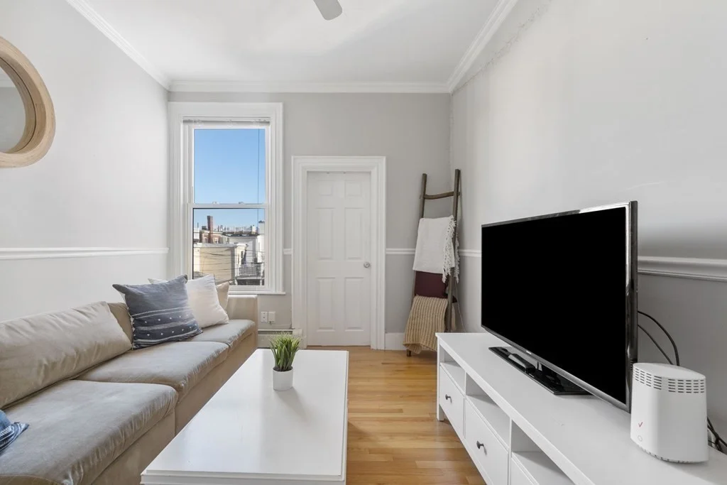 5 bed, 2 bath apartment for rent at 78 H St, Boston — photo 12 of 32