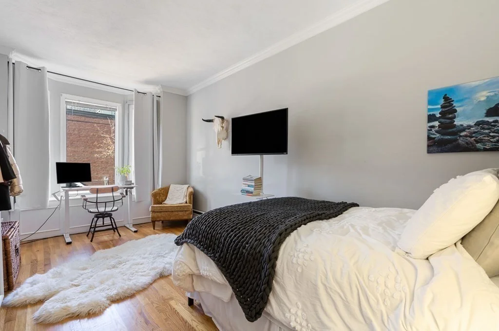 5 bed, 2 bath apartment for rent at 78 H St, Boston — photo 23 of 32