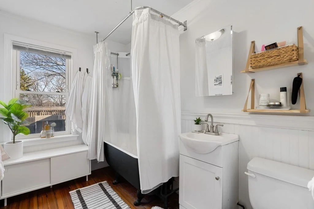 5 bed, 2 bath apartment for rent at 78 H St, Boston — photo 11 of 32