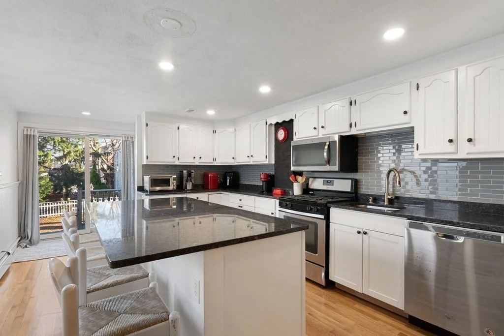 5 bed, 2 bath apartment for rent at 78 H St, Boston — photo 1 of 32