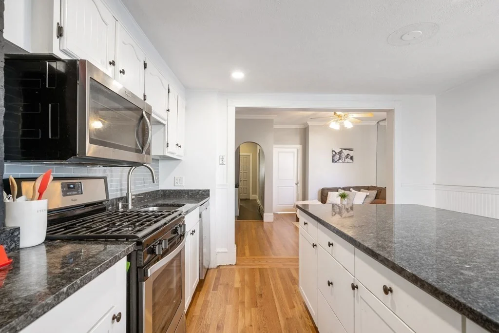 5 bed, 2 bath apartment for rent at 78 H St, Boston — photo 4 of 32