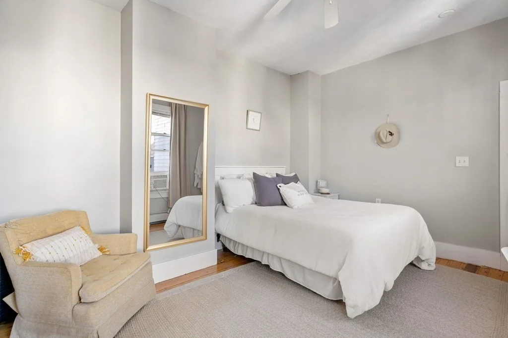 5 bed, 2 bath apartment for rent at 78 H St, Boston — photo 20 of 32