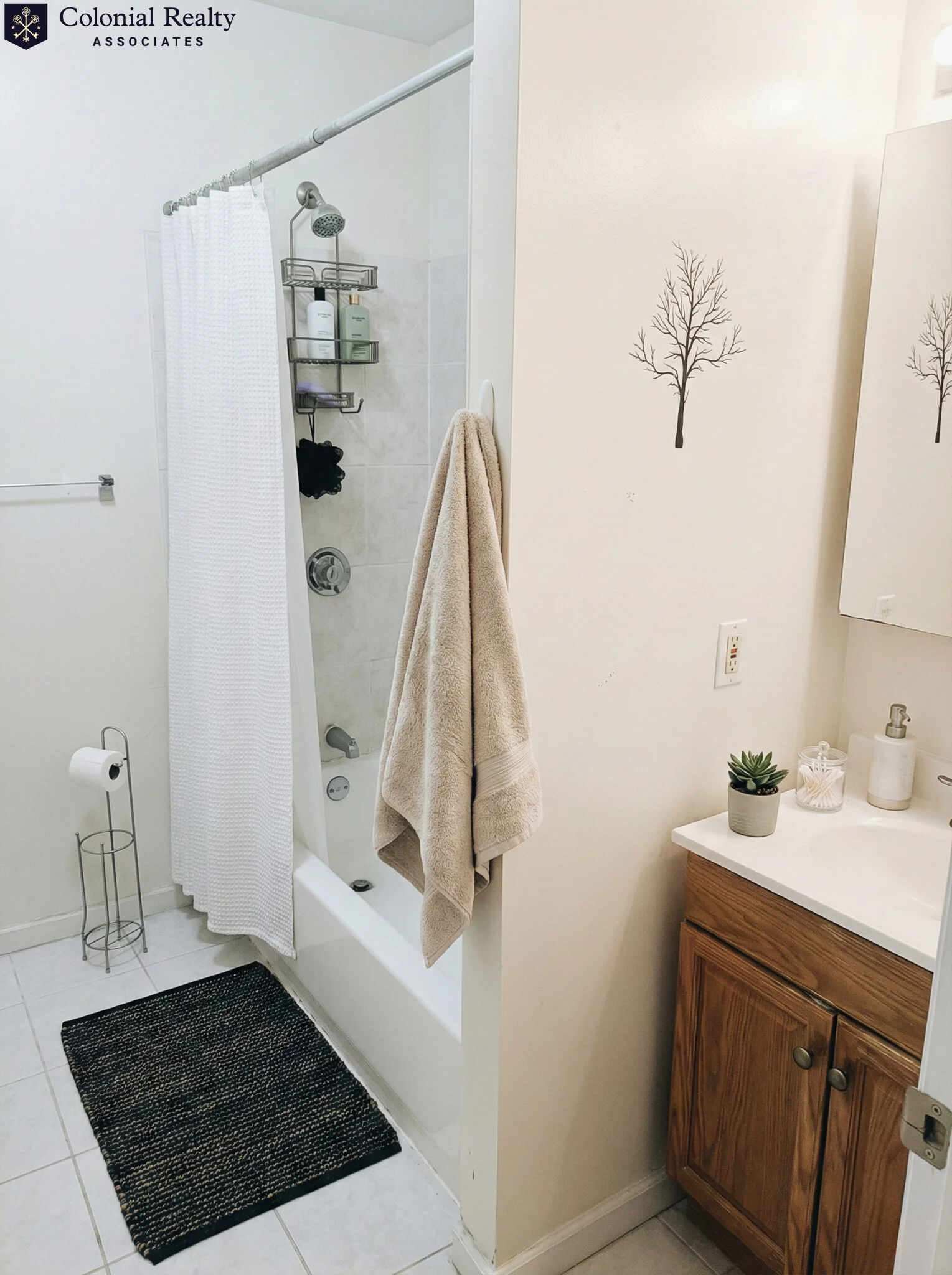 4 bed, 2.5 bath apartment for rent at 78 Hammond St Unit 99, Roxbury — photo 5 of 7