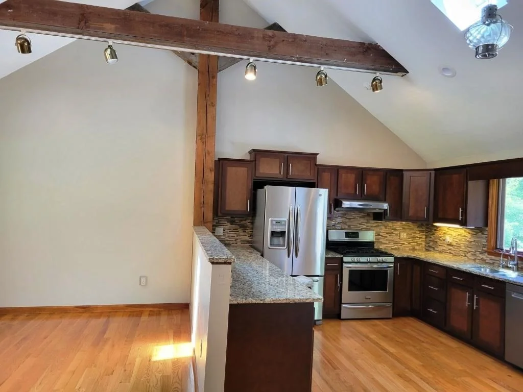 2 bed, 1 bath apartment for rent at 78 Hemlock St, Leicester — photo 2 of 16