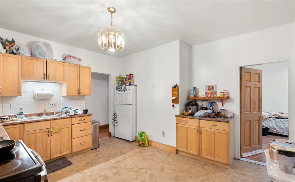 3 bed, 1 bath apartment for rent at 78 Hillside St Unit 1, Mission Hill — photo 1 of 8