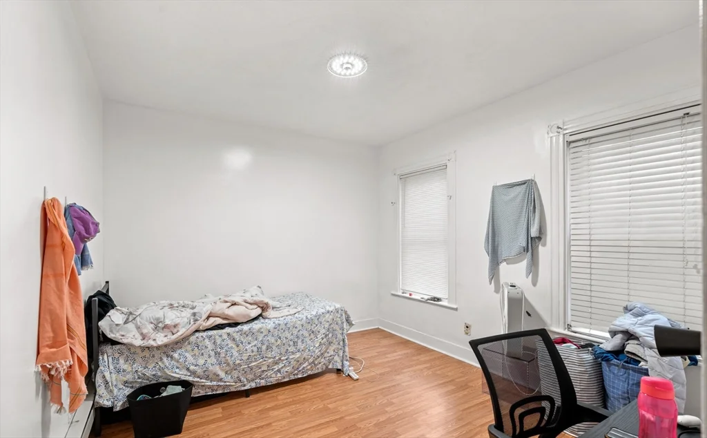 3 bed, 1 bath apartment for rent at 78 Hillside St Unit 1, Mission Hill — photo 4 of 8