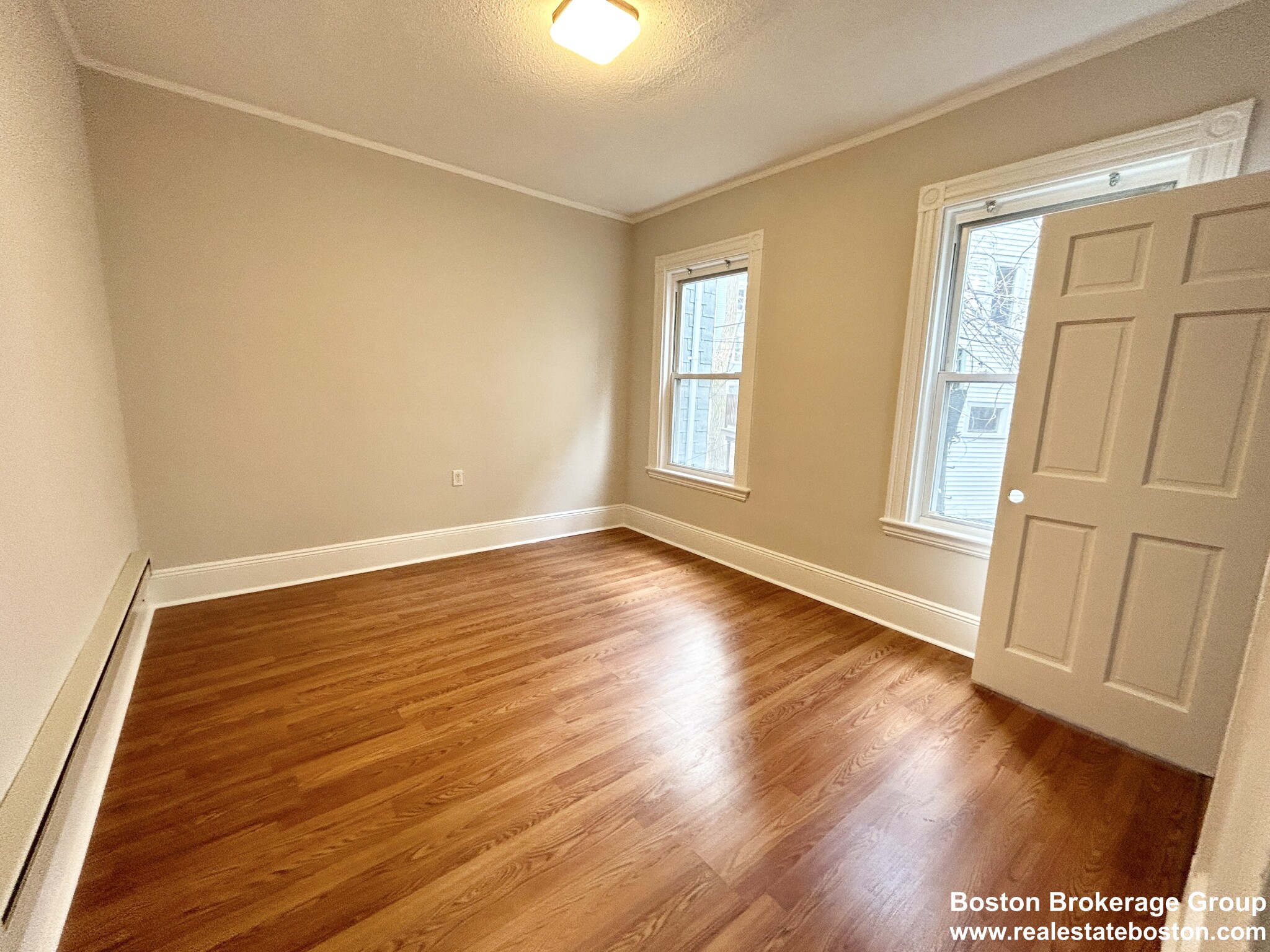 4 bed, 1 bath apartment for rent at 78 Hillside St Unit 2, Mission Hill — photo 6 of 12