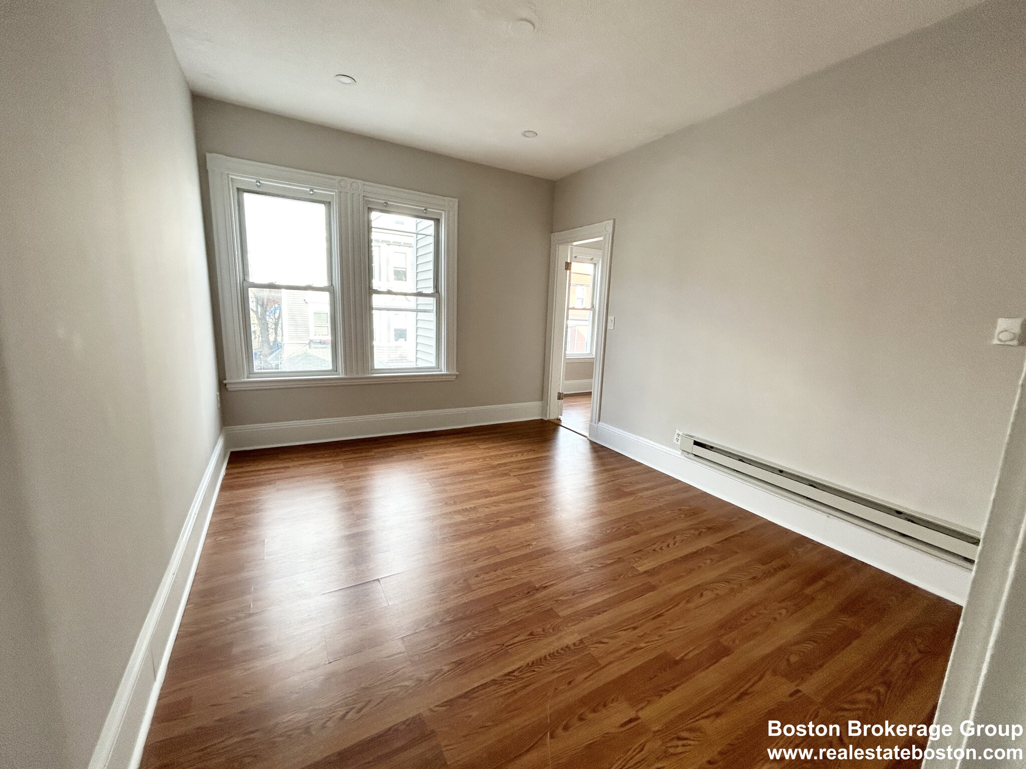 4 bed, 1 bath apartment for rent at 78 Hillside St Unit 2, Mission Hill — photo 3 of 12