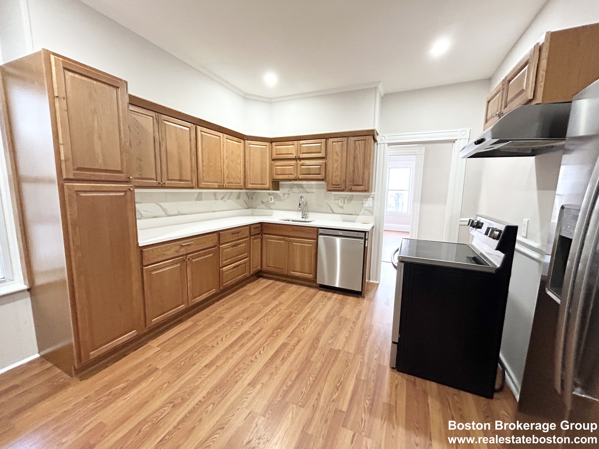 4 bed, 1 bath apartment for rent at 78 Hillside St Unit 2, Mission Hill — photo 1 of 12
