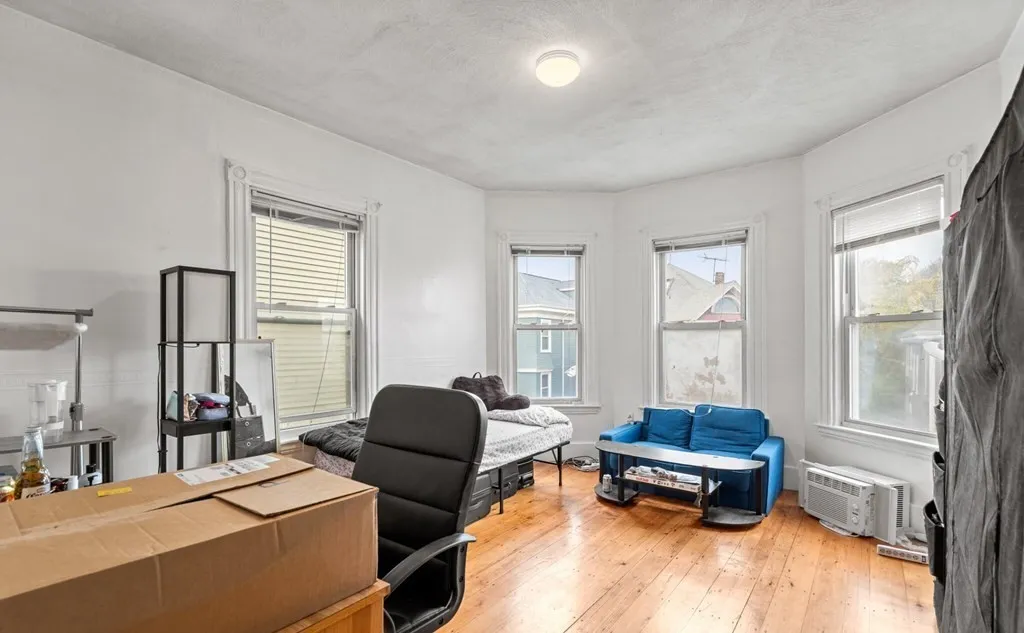 4 bed, 1 bath apartment for rent at 78 Hillside St Unit 3, Boston — photo 8 of 14