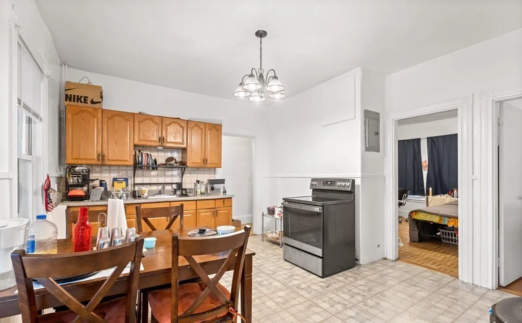 4 bed, 1 bath apartment for rent at 78 Hillside St Unit 3, Boston — photo 1 of 14