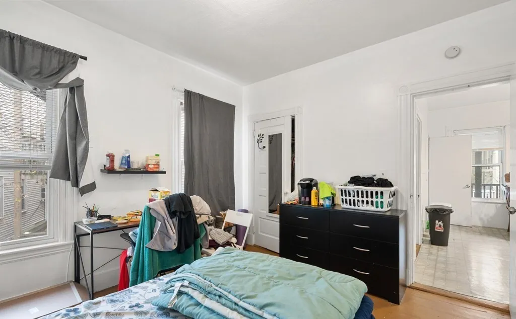 4 bed, 1 bath apartment for rent at 78 Hillside St Unit 3, Boston — photo 4 of 14