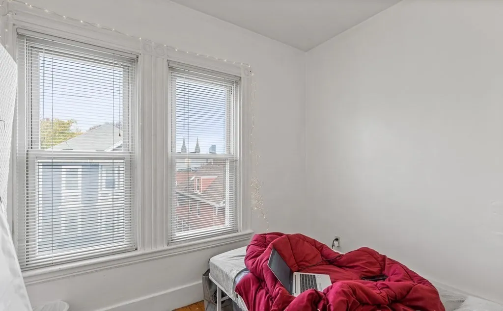 4 bed, 1 bath apartment for rent at 78 Hillside St Unit 3, Boston — photo 9 of 14