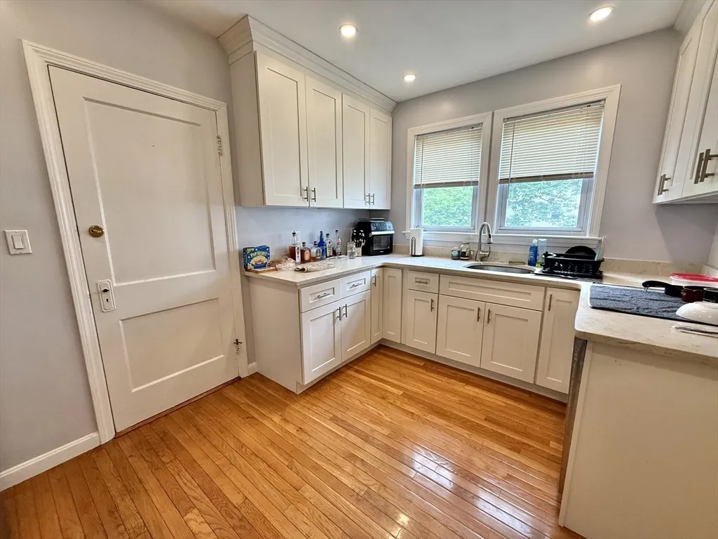 3 bed, 1 bath apartment for rent at 78 Hunnewell Ave Unit 1, Brighton — photo 2 of 22
