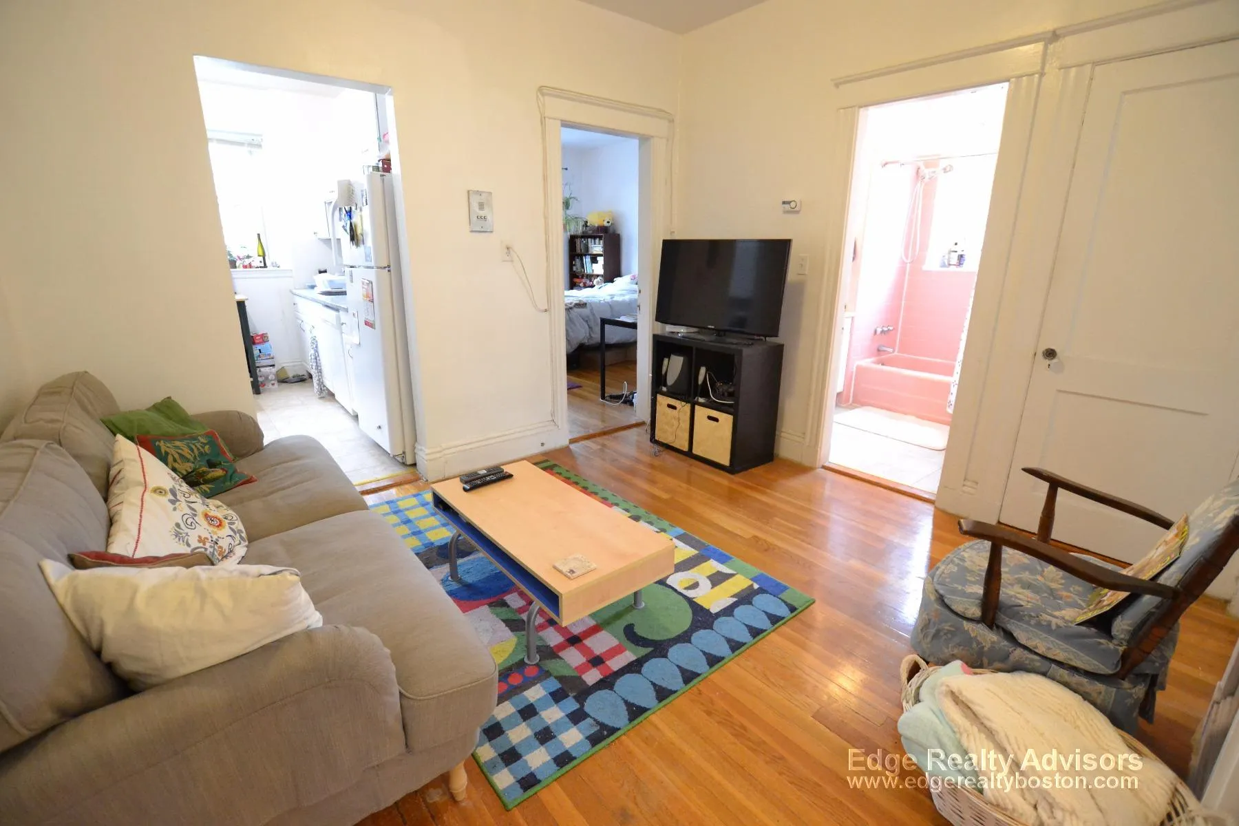 3 bed, 1 bath apartment for rent at 78 Kilsyth Rd Unit 8, Brighton — photo 4 of 13