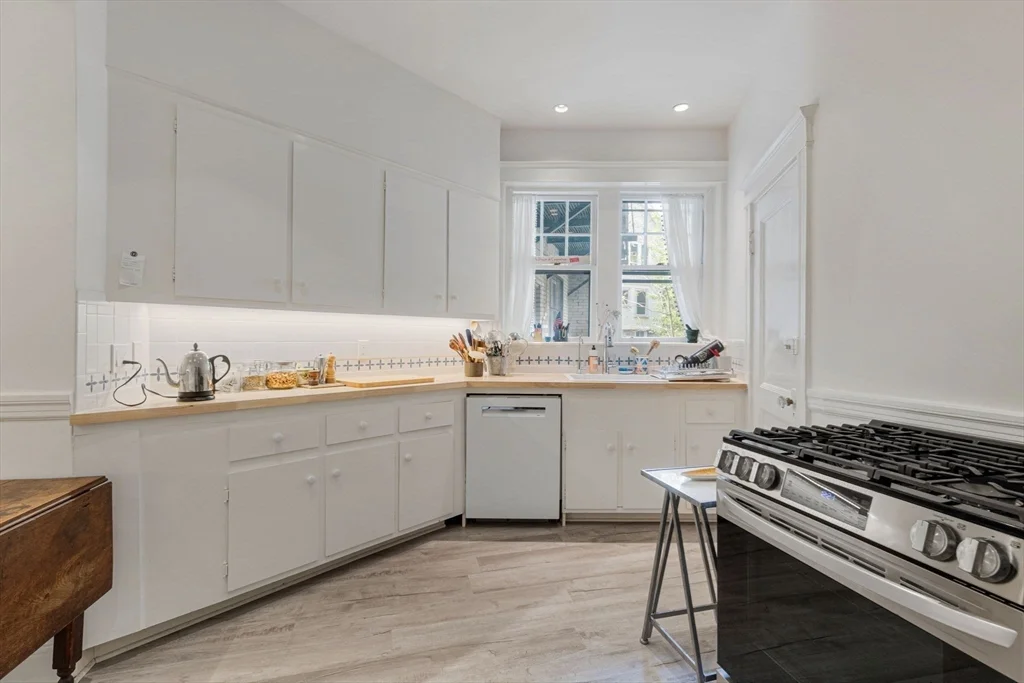 1 bed, 1 bath apartment for rent at 78 Kilsyth Unit 1, Brighton — photo 5 of 14