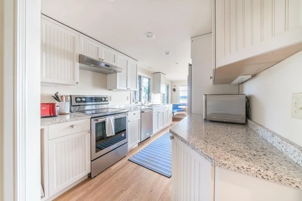 2 bed, 2 bath apartment for rent at 78 Little Neck Rd, Great Neck — photo 3 of 12
