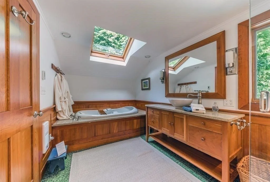 2 bed, 2 bath apartment for rent at 78 Little Neck Rd, Great Neck — photo 10 of 12