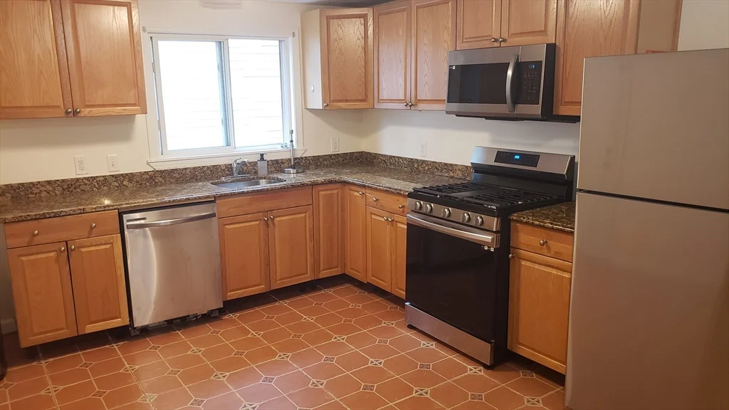 3 bed, 1 bath apartment for rent at 78 Main Unit 3, Everett — photo 8 of 11