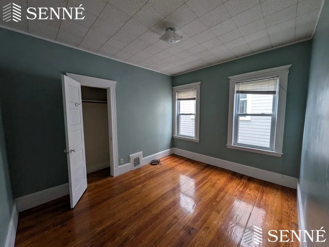2 bed, 1 bath apartment for rent at 78 Marion St Unit 2, Ward Two — photo 5 of 9