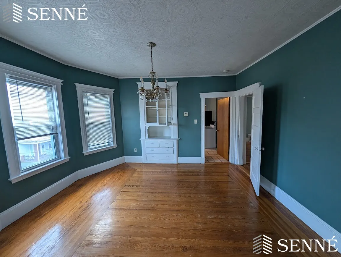 2 bed, 1 bath apartment for rent at 78 Marion St Unit 2, Ward Two — photo 3 of 9