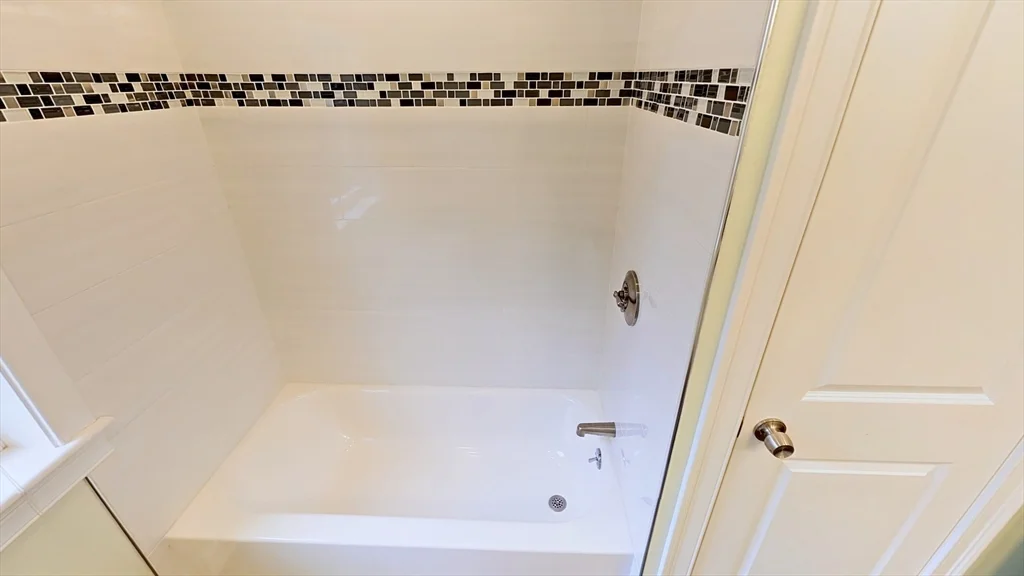4 bed, 3 bath apartment for rent at 78 Nahanton Ave, Blue Hills — photo 18 of 30