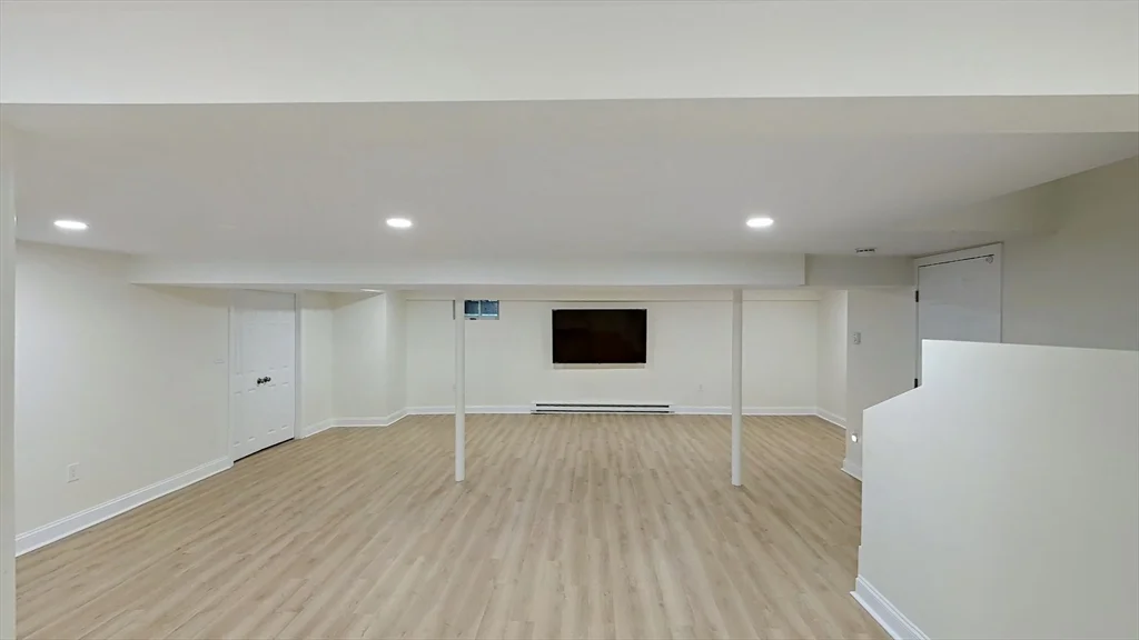 4 bed, 3 bath apartment for rent at 78 Nahanton Ave, Blue Hills — photo 23 of 30