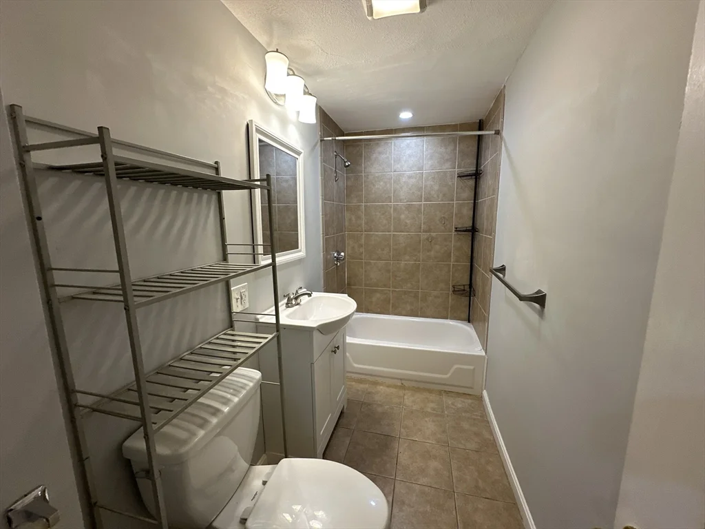 1 bed, 1 bath apartment for rent at 78 Park Ave Unit 1F, Revere — photo 7 of 12