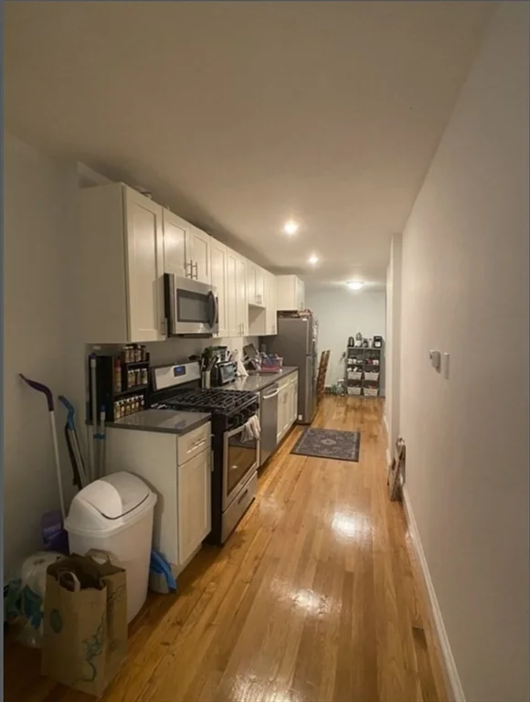4 bed, 2 bath apartment for rent at 78 Perkins Unit 2, East Somerville — photo 4 of 15