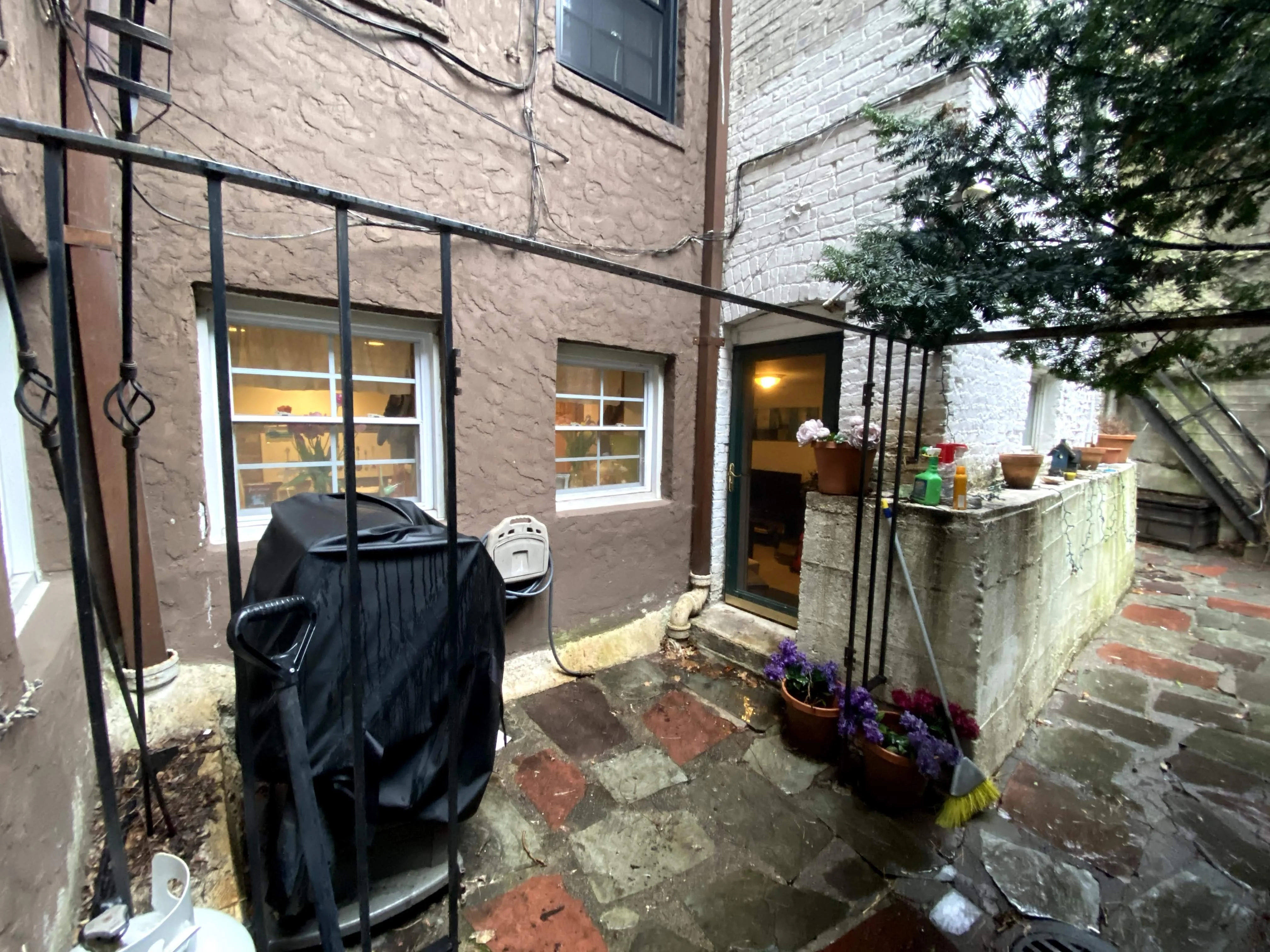 2 bed, 1 bath apartment for rent at 78 Phillips St Unit 1, Beacon Hill — photo 13 of 14
