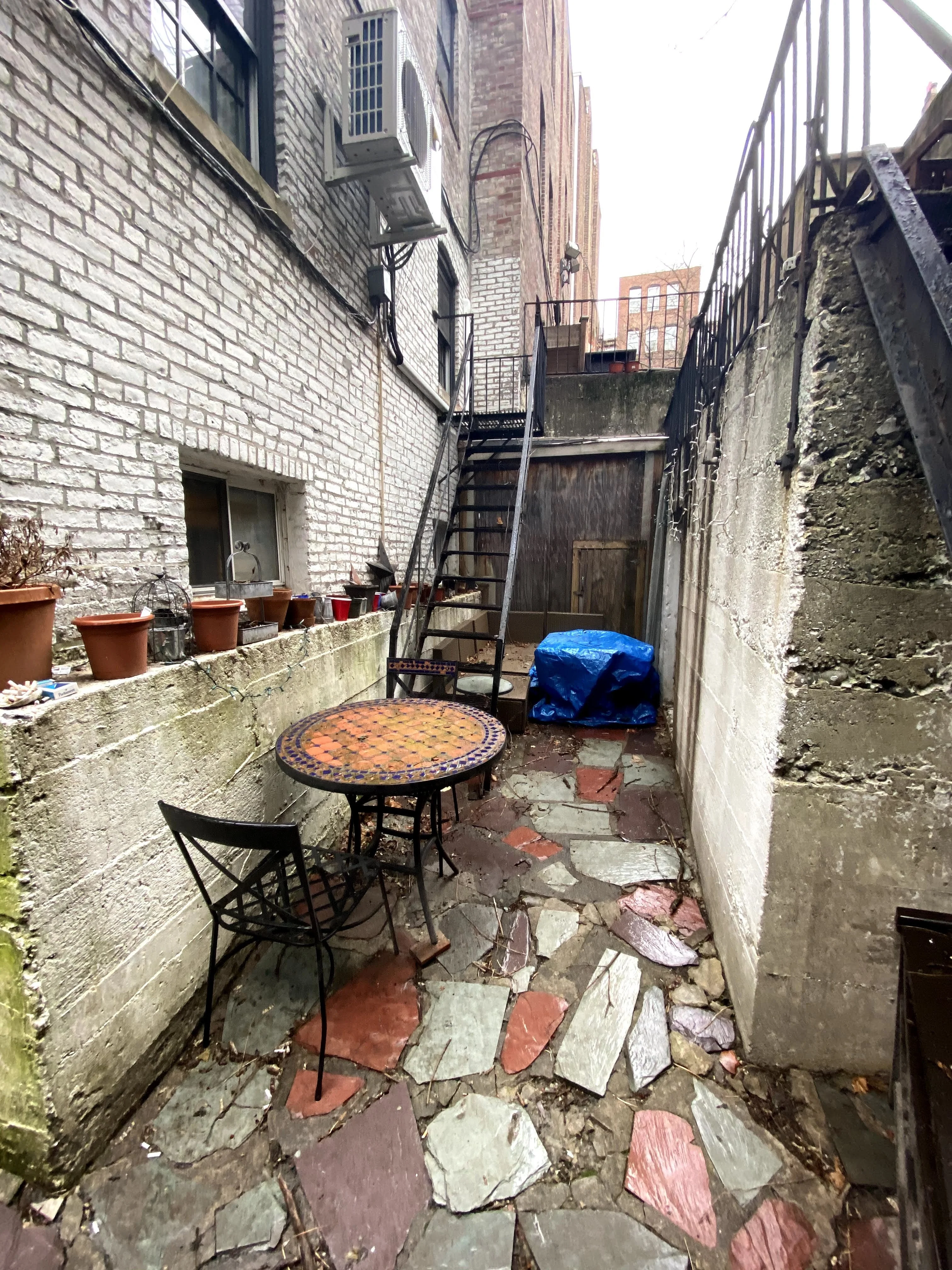 2 bed, 1 bath apartment for rent at 78 Phillips St Unit 1, Beacon Hill — photo 12 of 14