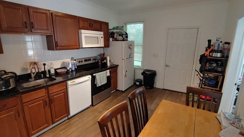 3 bed, 2 bath apartment for rent at 78 Pleasant St Unit 78, Cambridgeport — photo 2 of 16