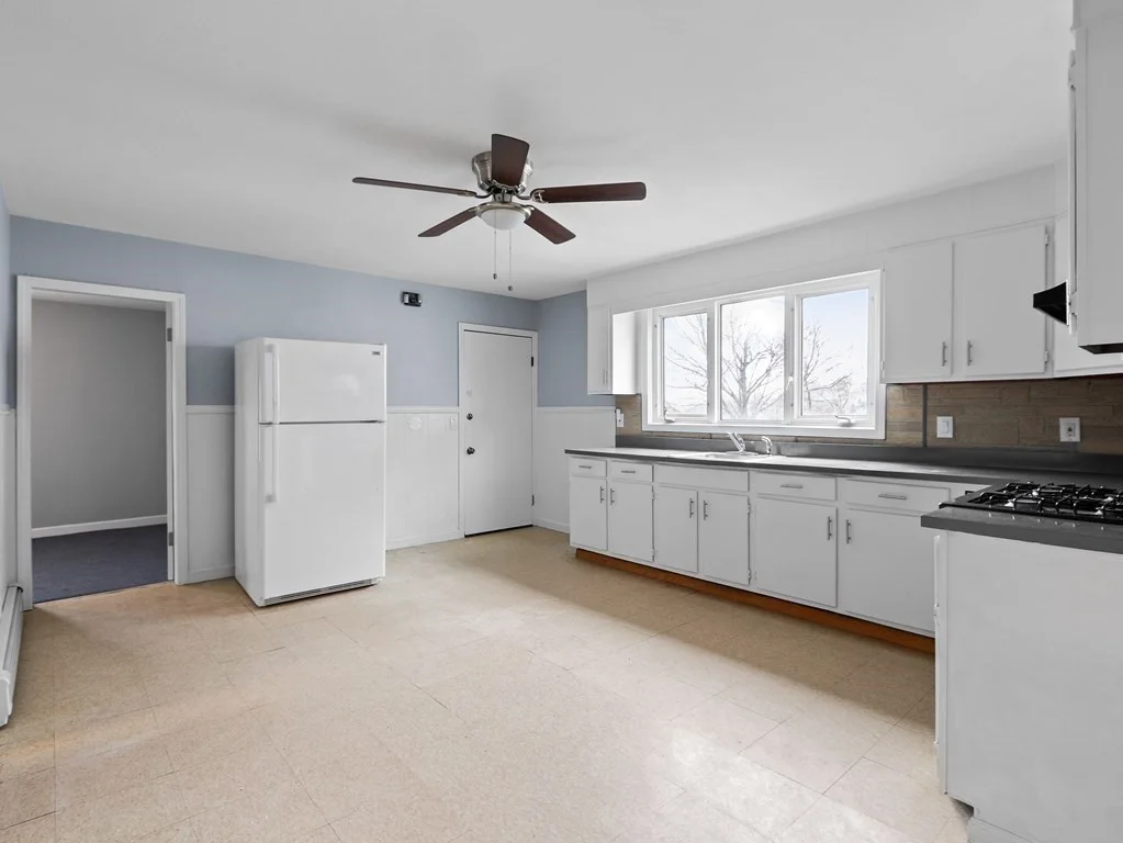 3 bed, 1 bath apartment for rent at 78 Reed Unit 2, Glendale