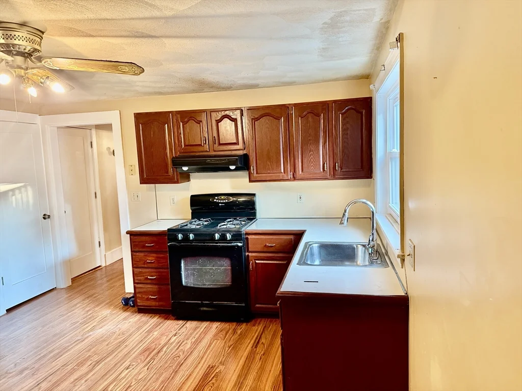 3 bed, 1 bath apartment for rent at 78 Summer St Unit 1, Everett — photo 11 of 22
