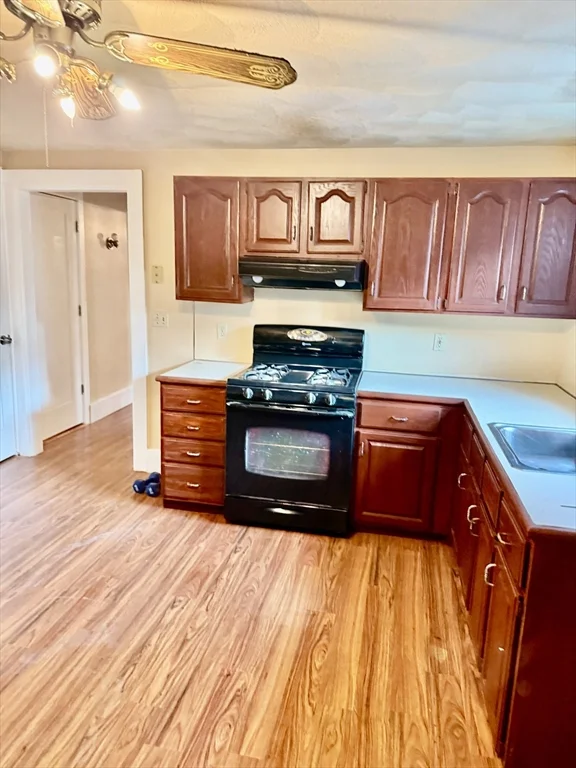 3 bed, 1 bath apartment for rent at 78 Summer St Unit 1, Everett — photo 13 of 22