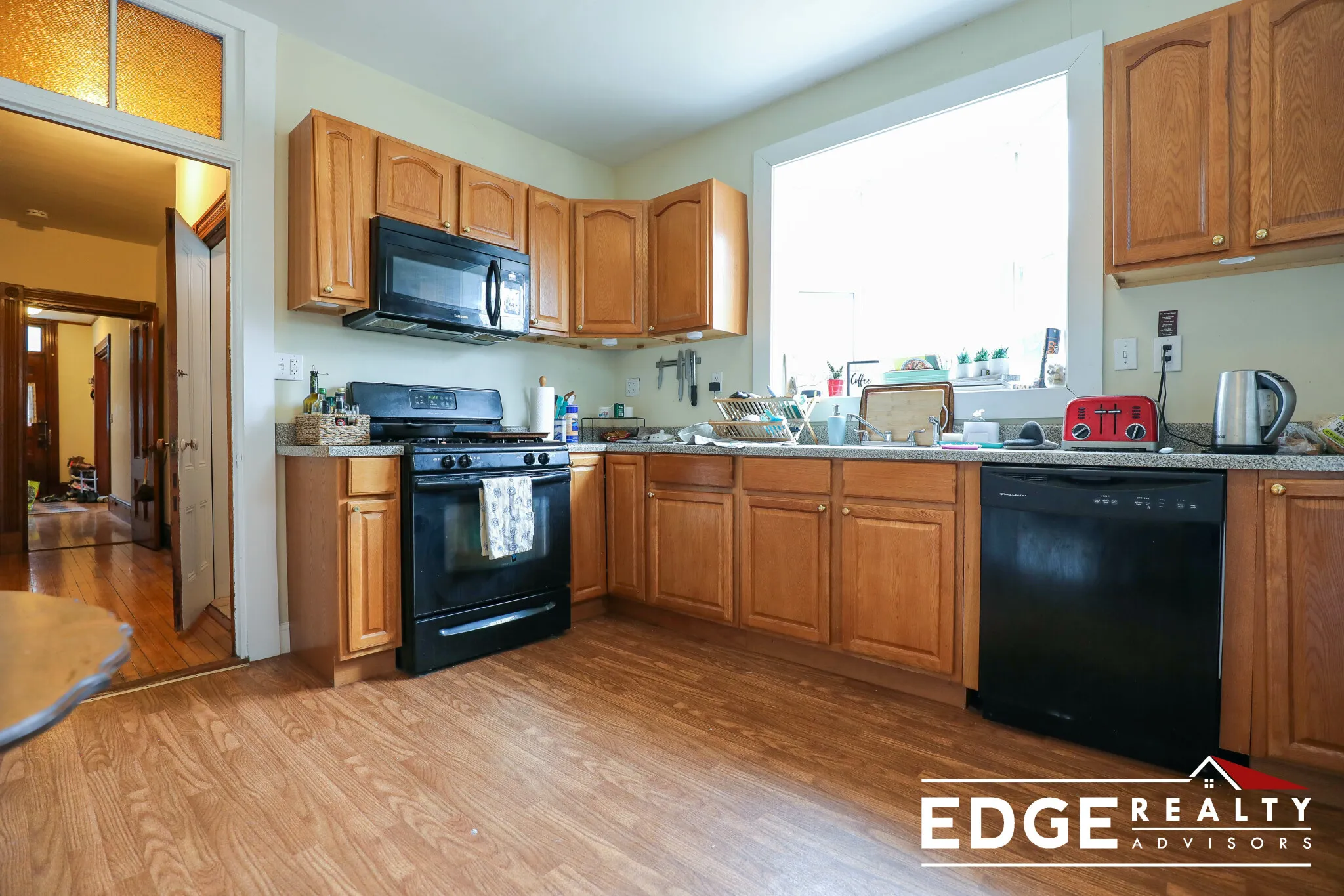 3 bed, 2 bath apartment for rent at 78 Surrey St Unit 1, Brighton — photo 4 of 11