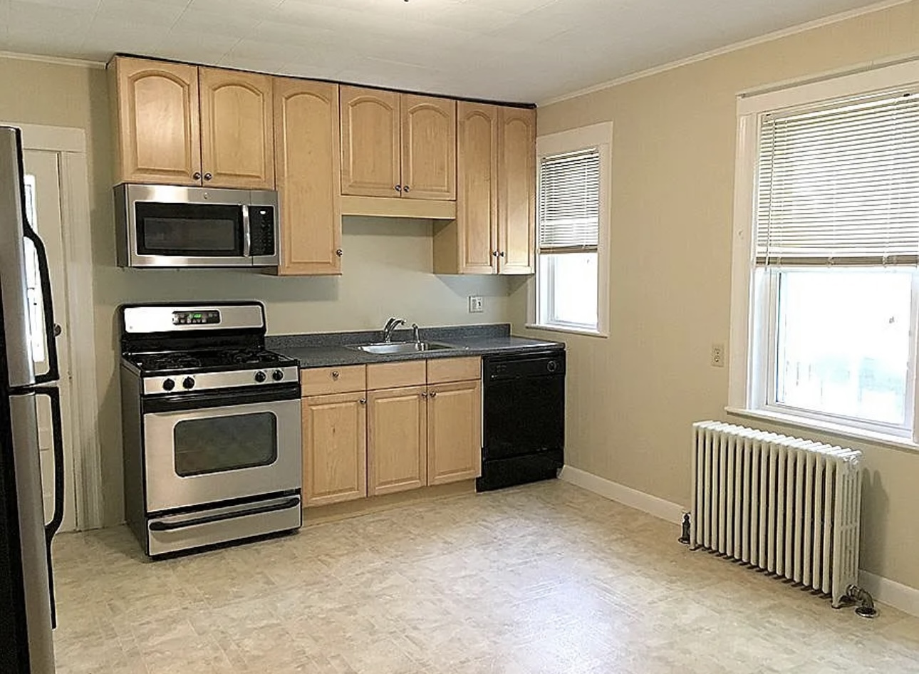 2 bed, 1 bath apartment for rent at 78 Temple Ave Unit 1, Winthrop — photo 1 of 12