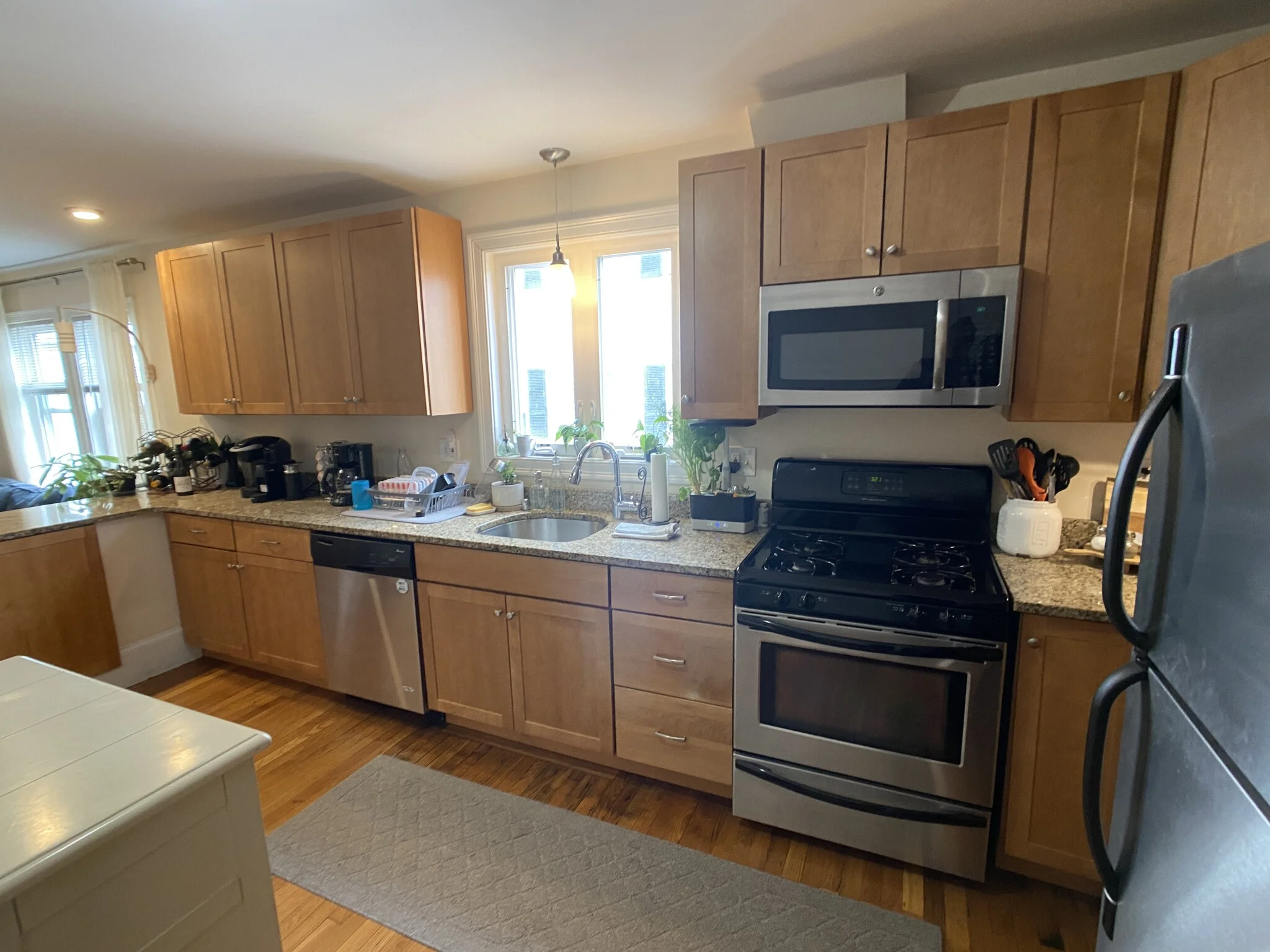 3 bed, 1 bath apartment for rent at 78 Ten Hills Rd Unit 1, Ten Hills — photo 4 of 28