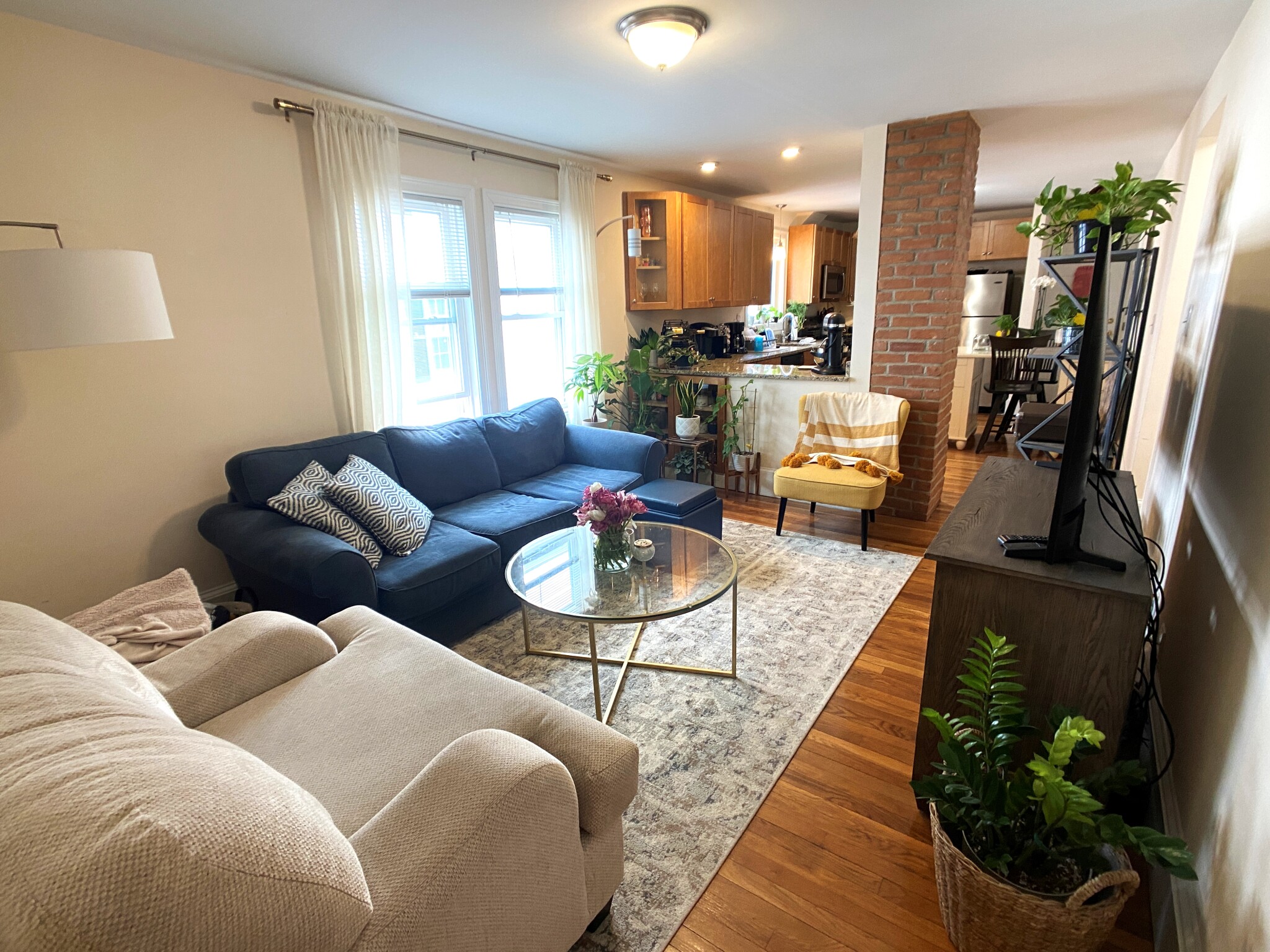 3 bed, 1 bath apartment for rent at 78 Ten Hills Rd Unit 1A, Ten Hills — photo 2 of 8