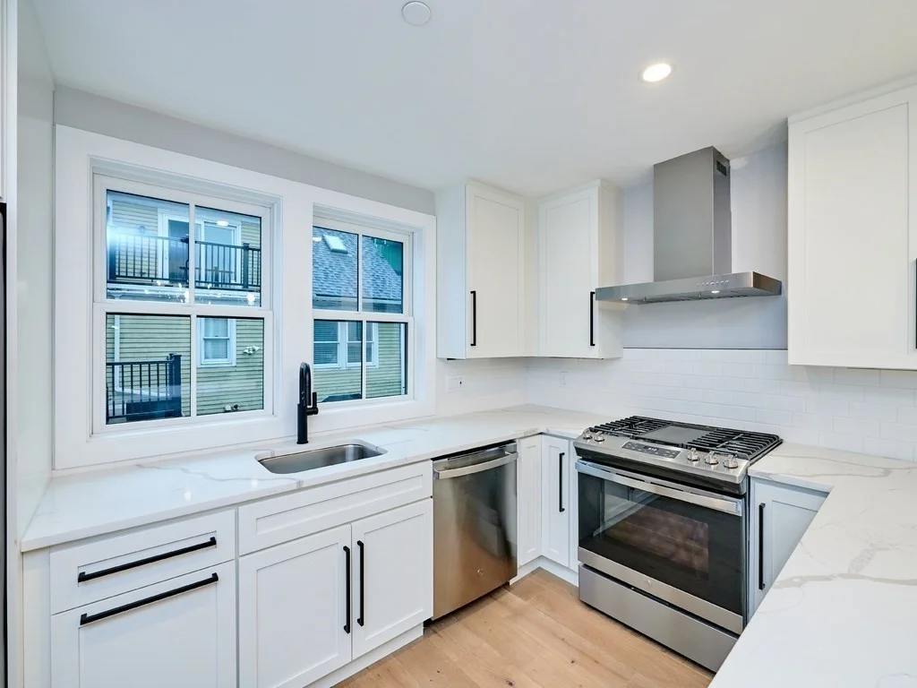 4 bed, 2 bath apartment for rent at 78 Tremont St, Charlestown — photo 4 of 14