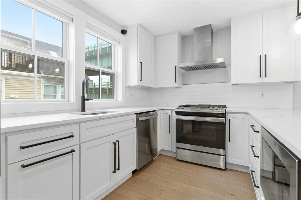 4 bed, 2 bath apartment for rent at 78 Tremont St Unit 78, Charlestown — photo 9 of 31