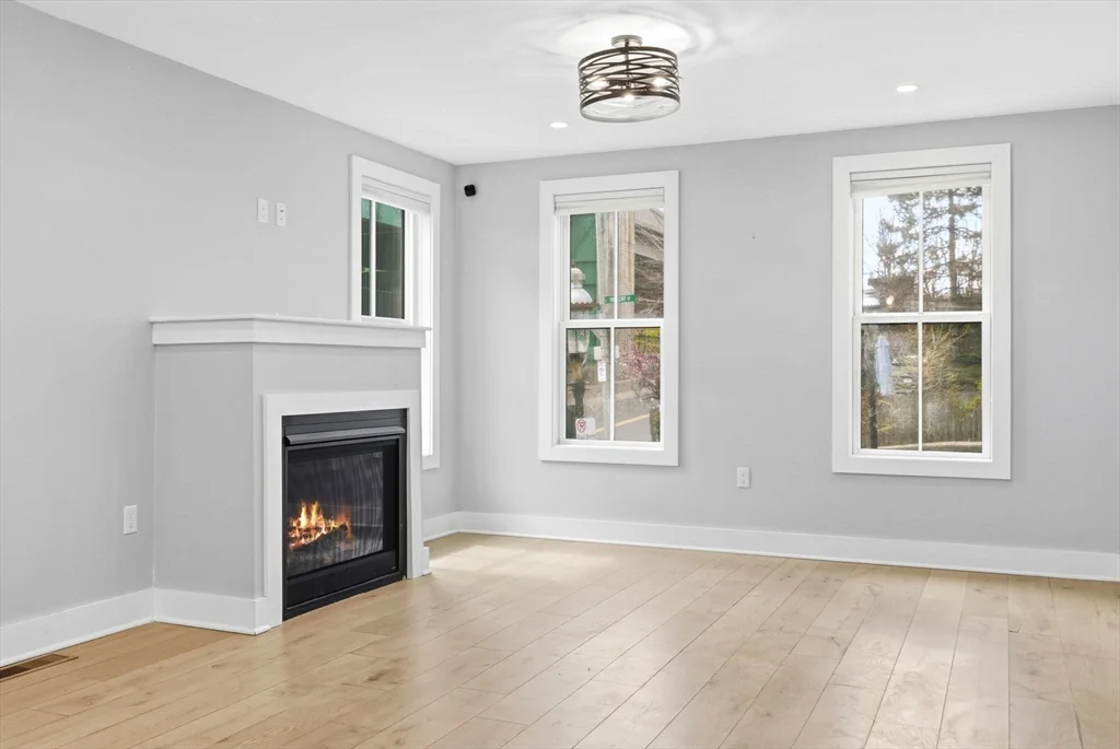 4 bed, 2 bath apartment for rent at 78 Tremont St Unit 78, Charlestown — photo 4 of 31