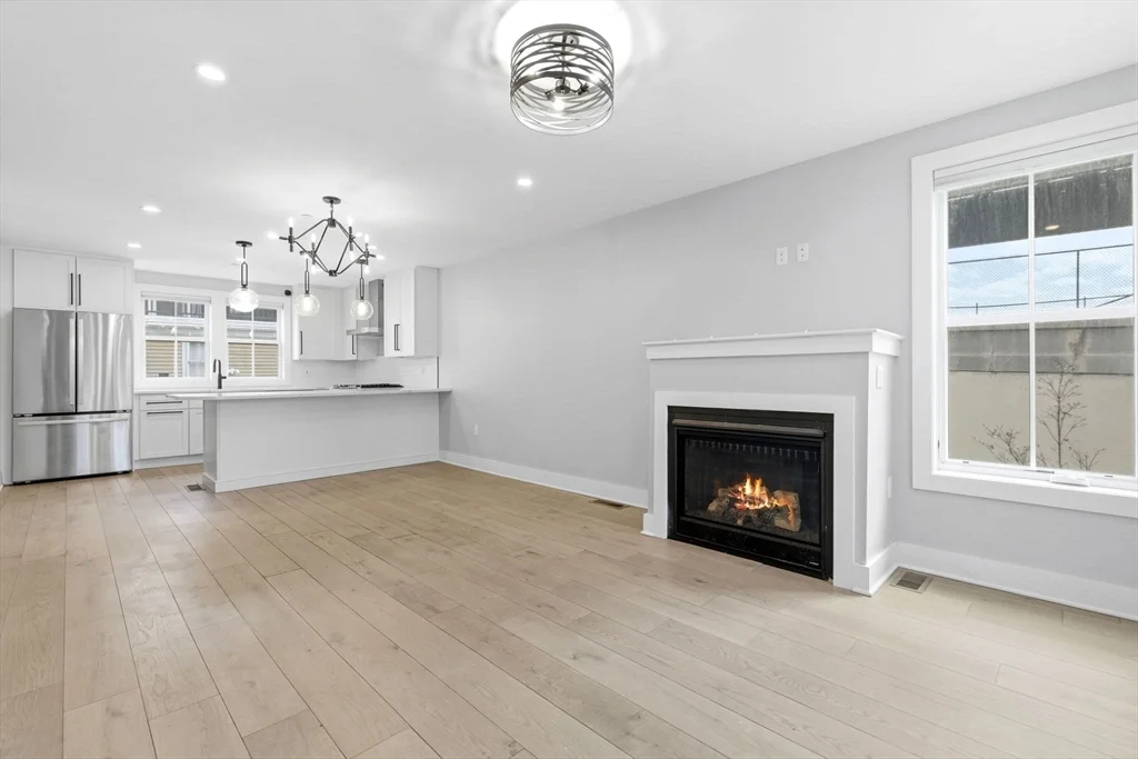 4 bed, 2 bath apartment for rent at 78 Tremont St Unit 78, Charlestown — photo 2 of 31