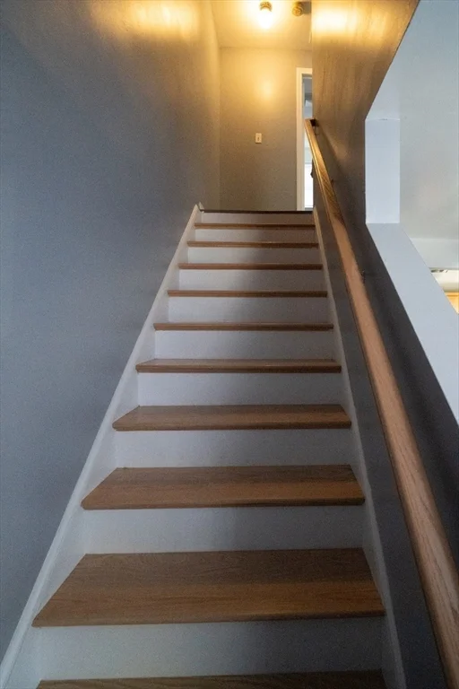 3 bed, 1 bath apartment for rent at 78 W 3rd Unit 78, Lowell — photo 10 of 12