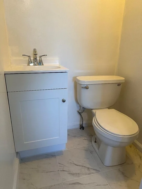 3 bed, 1 bath apartment for rent at 78 W 3rd Unit 78, Lowell — photo 9 of 12