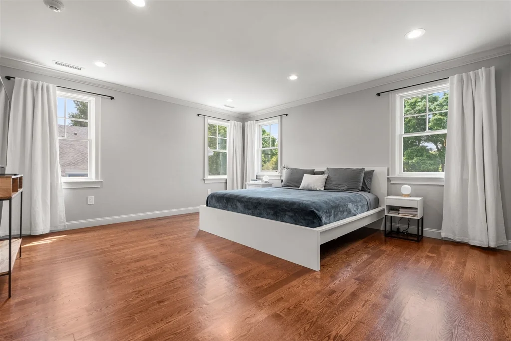 6 bed, 4+ bath apartment for rent at 78 Waban Park Unit 78, Nonantum — photo 7 of 12