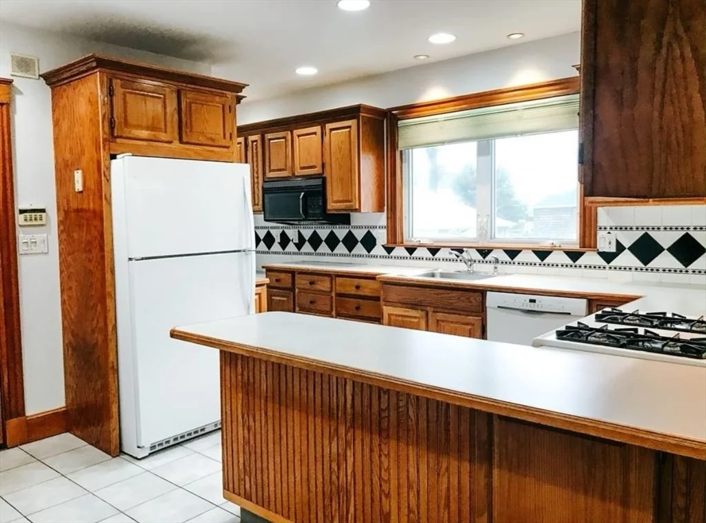 2 bed, 1 bath apartment for rent at 78 Webster St Unit 1, Medford — photo 2 of 14