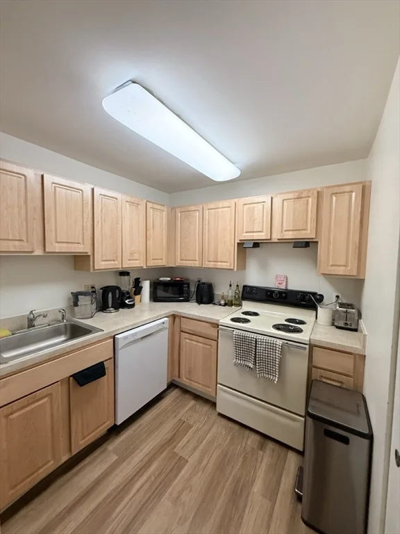 2 bed, 1 bath apartment for rent at 78 Westland Ave Unit 208, Fenway — photo 5 of 15