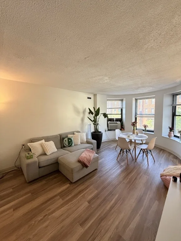 2 bed, 1 bath apartment for rent at 78 Westland Ave Unit 208, Fenway — photo 4 of 15