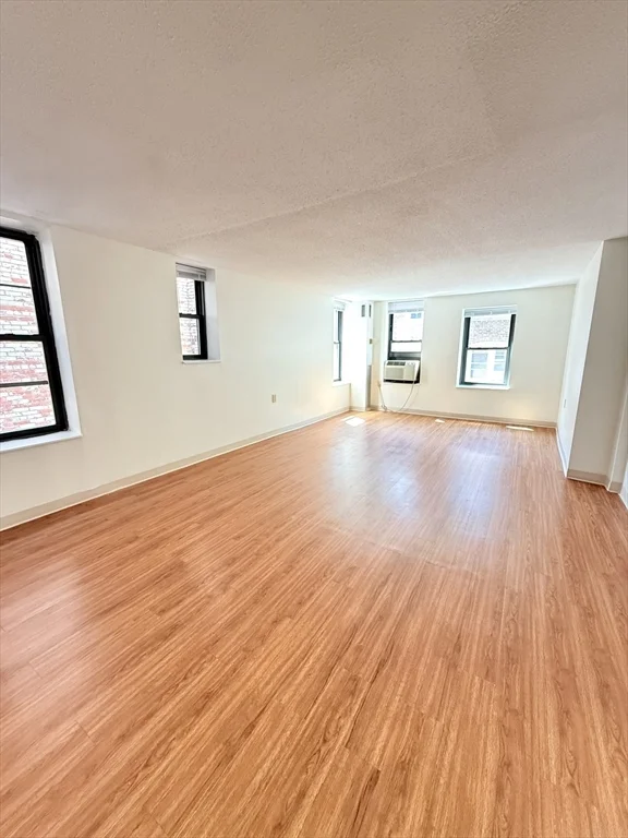 2 bed, 1 bath apartment for rent at 78 Westland Ave Unit 304, Fenway